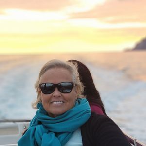 Meet your Posher, Dana